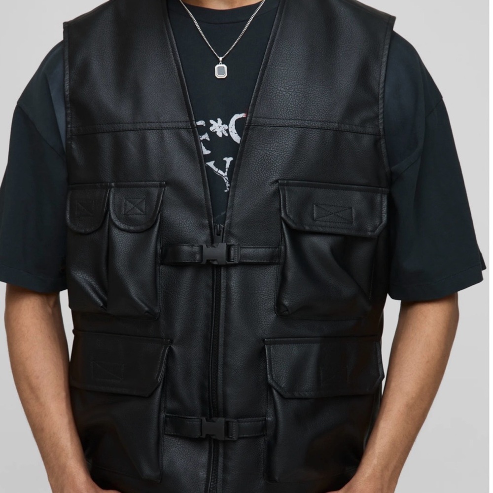 Men's Black Tactical Vegan Vest Casual wear size medium nwt